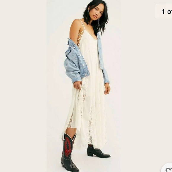 Free People Dresses & Skirts - Free People cream pleated lace Hailee midi dress